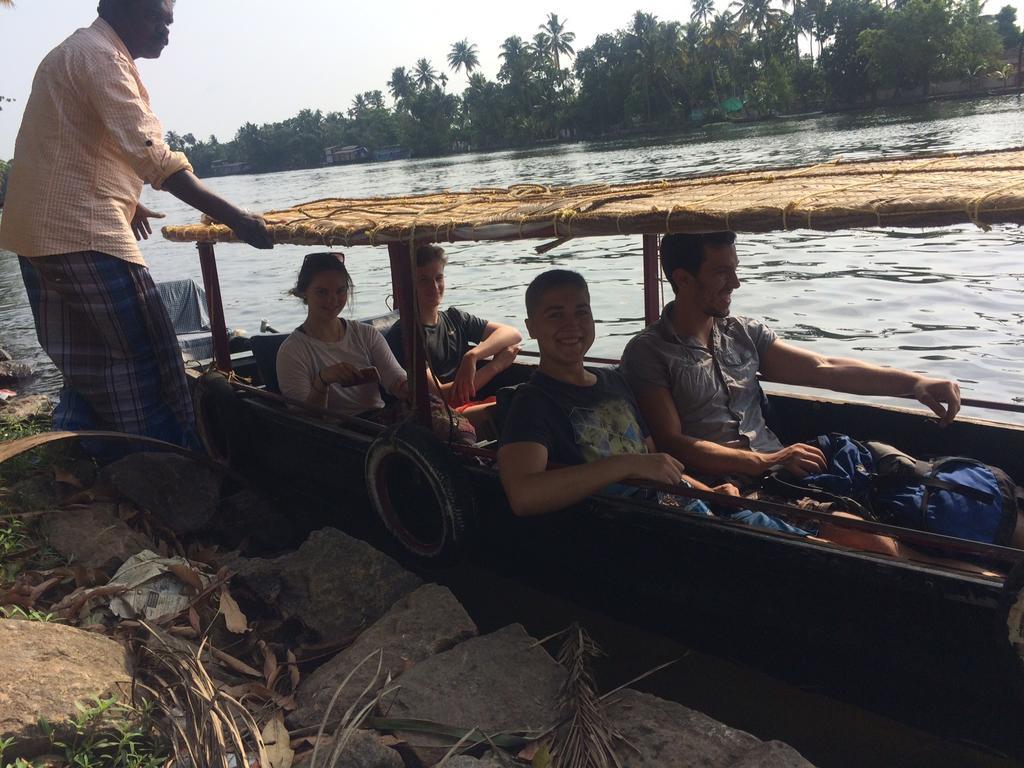 Thoms Beach Homestay Alappuzha Εξωτερικό φωτογραφία