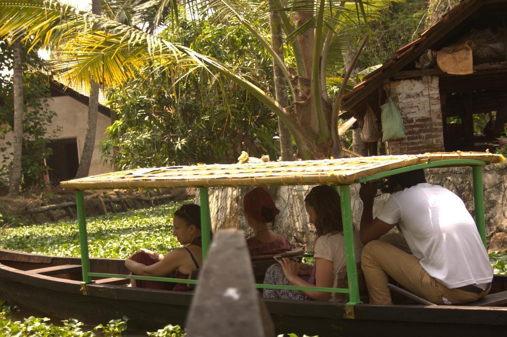 Thoms Beach Homestay Alappuzha Εξωτερικό φωτογραφία